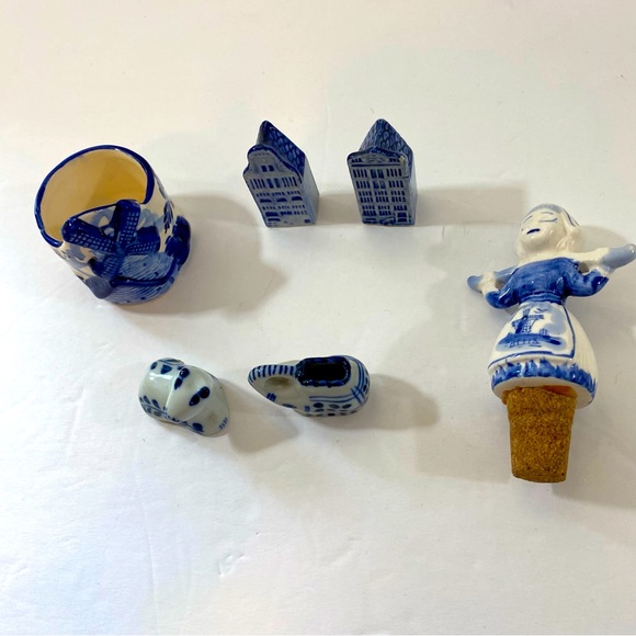 Lot of delft blue figures including rare bottle stopper. - Picture 2 of 15